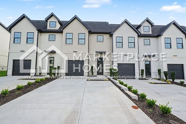 Photo - 103 Taverly Dr House