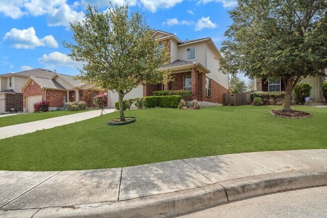 Building Photo - 815 Cielo Way