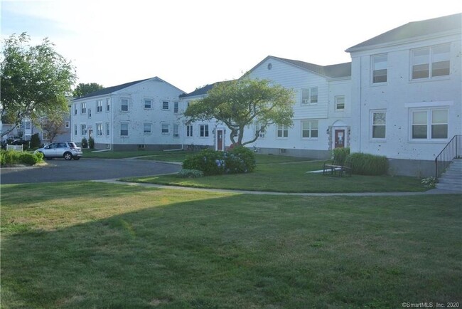 Building Photo - 208 Point Beach Dr