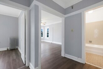 Building Photo - 1401 W 80th St