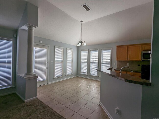 Foto del edificio - 636 Little Farm Rd