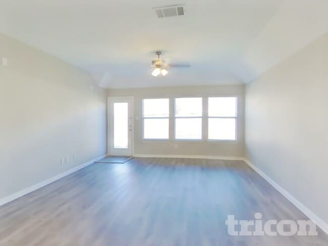 Building Photo - 2413 Castle Creek Dr