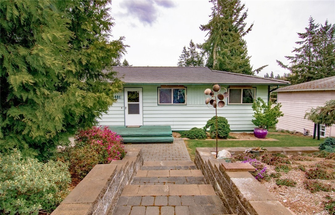 Front entry - 18401 73rd Ave W