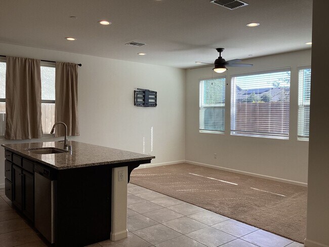 Building Photo - 229 Sunset Drive S