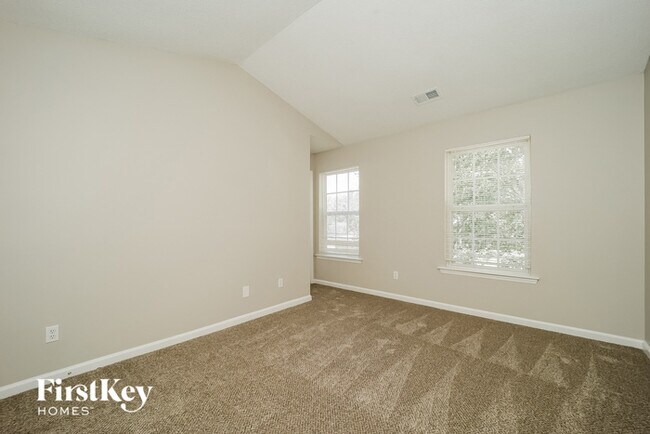 Building Photo - 821 Blazingwood Dr