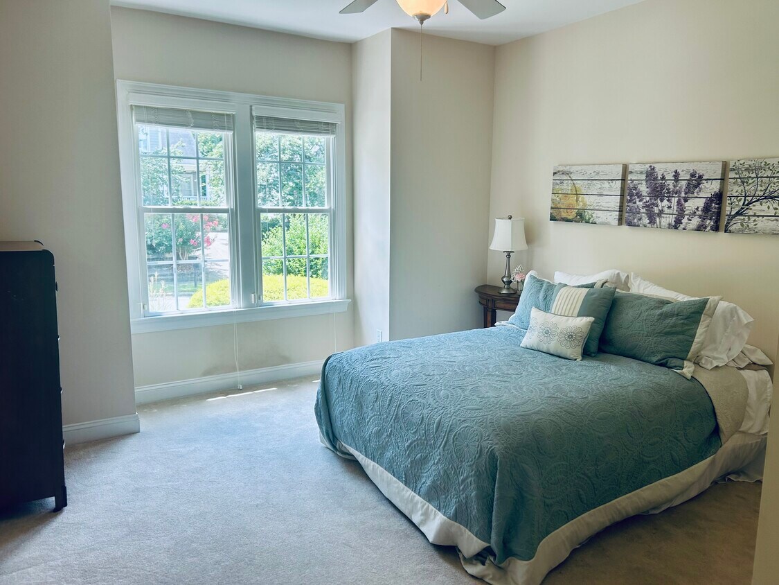 Foto principal - 407 Chandler Grant Dr
