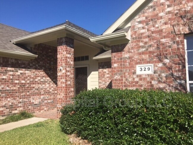 Foto del edificio - 329 Keswick Ln