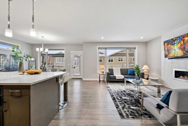 Photo du bâtiment - 562 Silverado Blvd SW