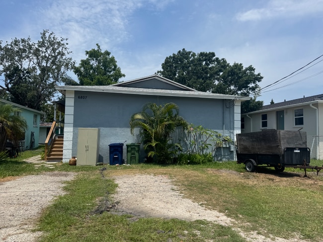 Building Photo - 6807 S Juanita St