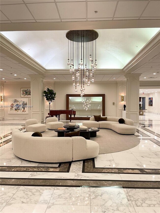 Foto del edificio - 5600 Collins Ave