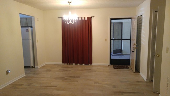 Building Photo - 1549 NE 2nd St