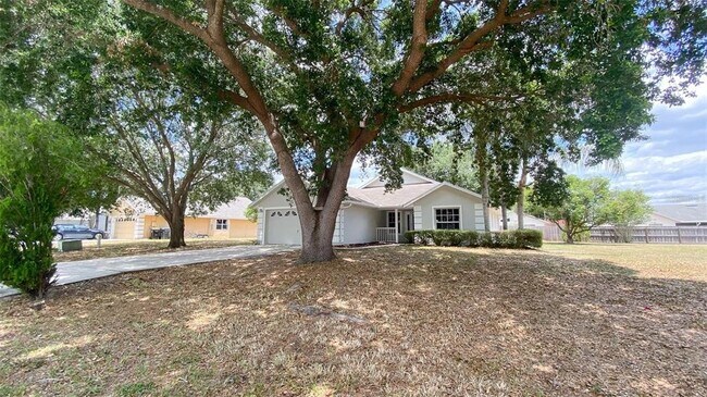 Building Photo - 140 Cedarpark Ln