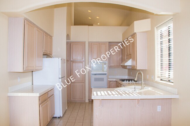 Building Photo - 4131 E Hawks Wing Dr