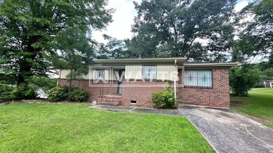 Building Photo - 1400 Freda Dr
