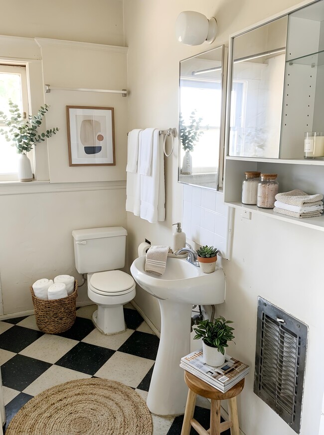 Foto del edificio - 937 N Benton Way