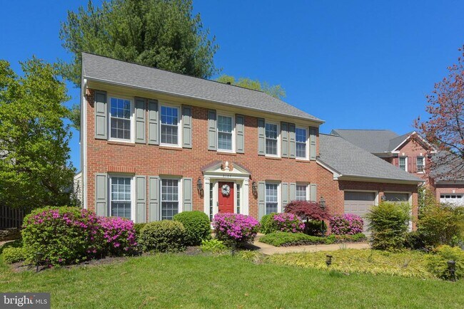 Foto del edificio - 8104 Creekview Dr