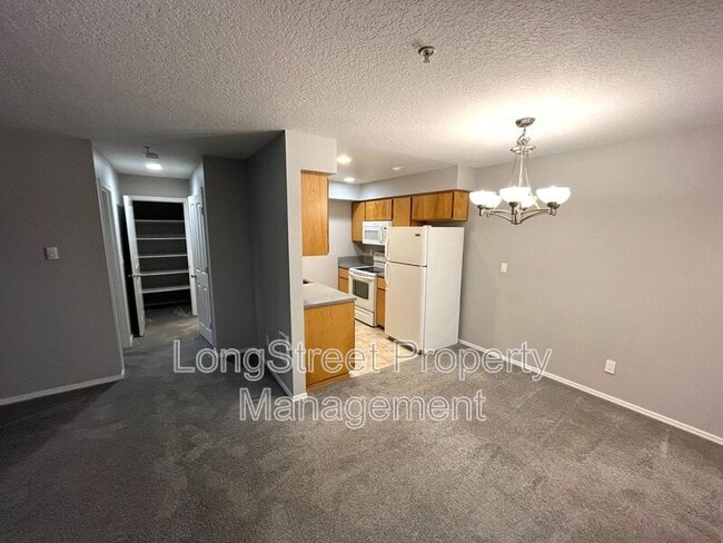 Building Photo - 8310 SE Rhine St