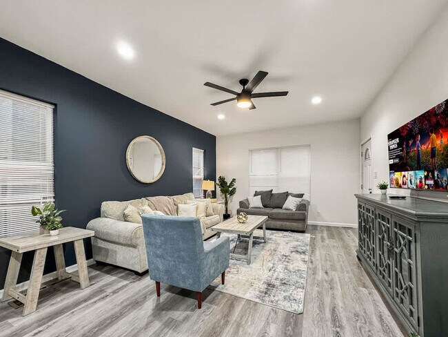 Building Photo - 1117 N Bishop Ave