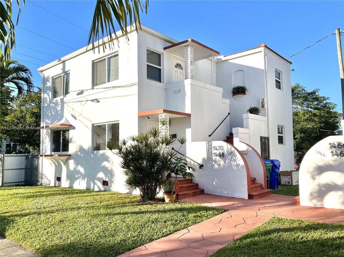 Primary Photo - 2102 SW 14th Terrace