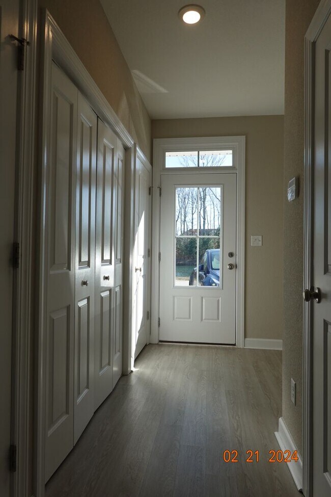 Foto del edificio - 2 Bedroom 2 bath rental in Yorktown