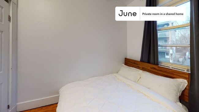 Foto del edificio - Room in Shared 6 bed/2 bath home