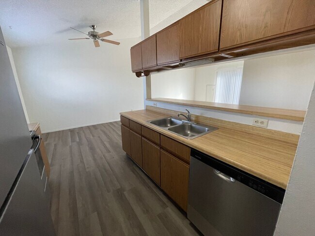 Building Photo - 1 Month Free on a 12-Month Lease - 3 bed 1 bath in West Fargo!!