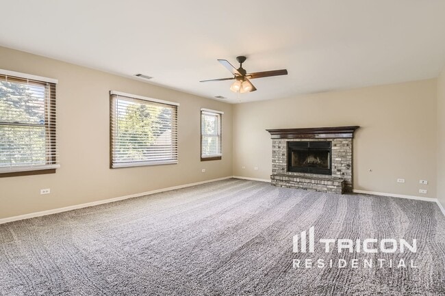 Building Photo - 1414 Lakewood Dr