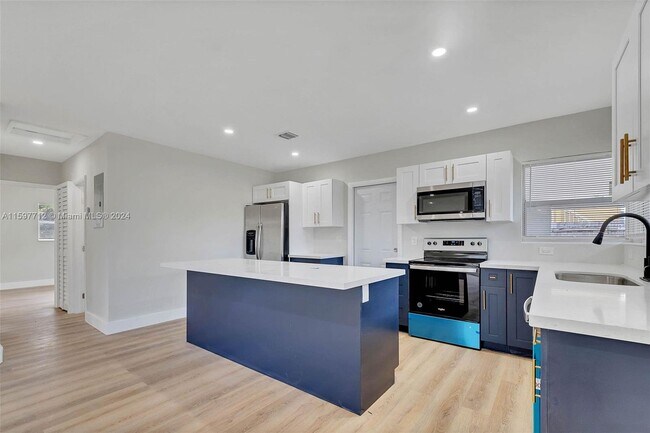 Foto del edificio - Northwest 39th Street, Oakland Park, FL 33...