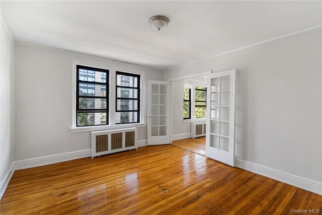 Foto del edificio - 240 Martine Ave