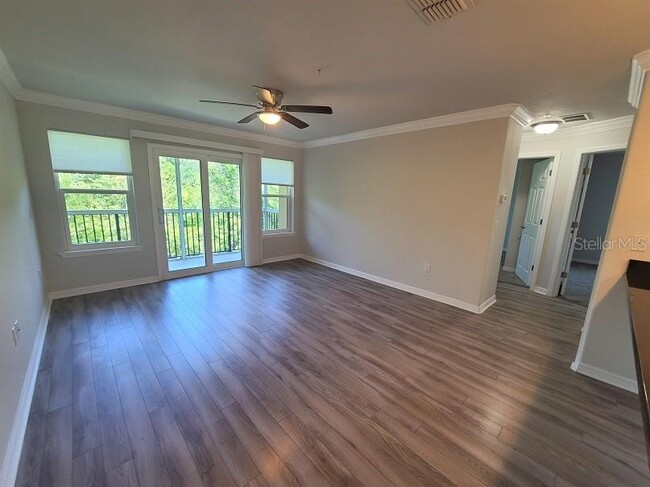 Building Photo - 5041 Royal Palms Wy