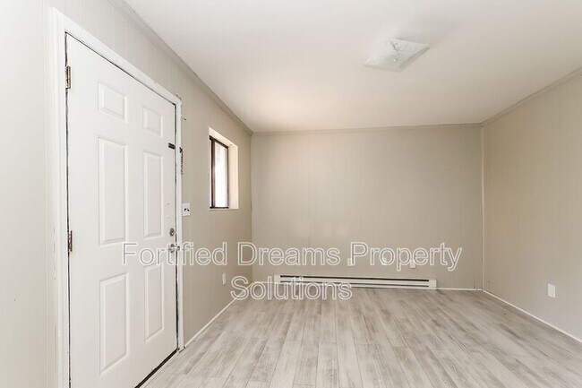 Building Photo - 201 Leisure Time Ln
