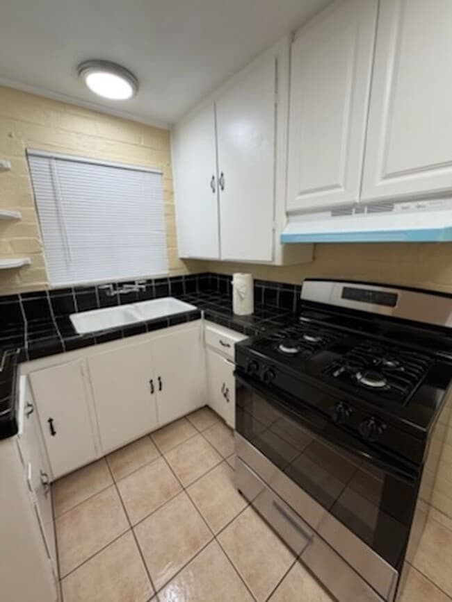 Building Photo - 2 Bedroom, 1 Bath Duplex for Rent In Ceres