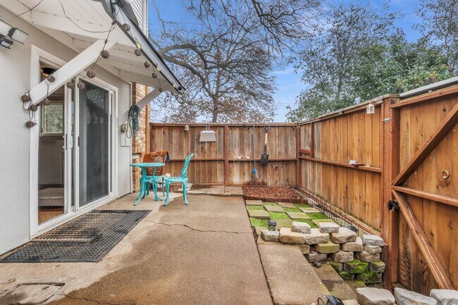 Foto del edificio - Welcome to your Private Retreat in Citrus Heights!