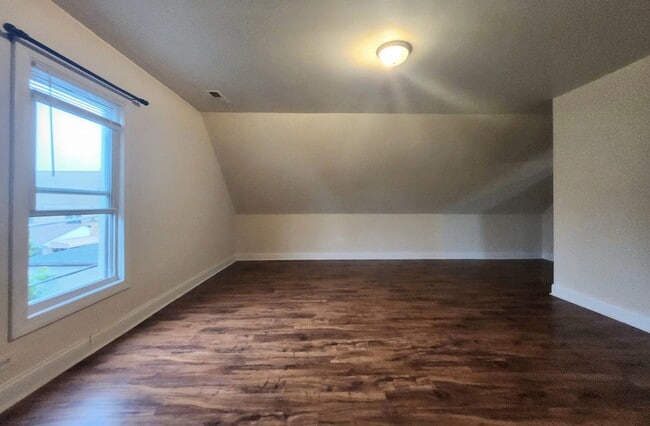 Foto del edificio - 3523 W Fullerton Ave