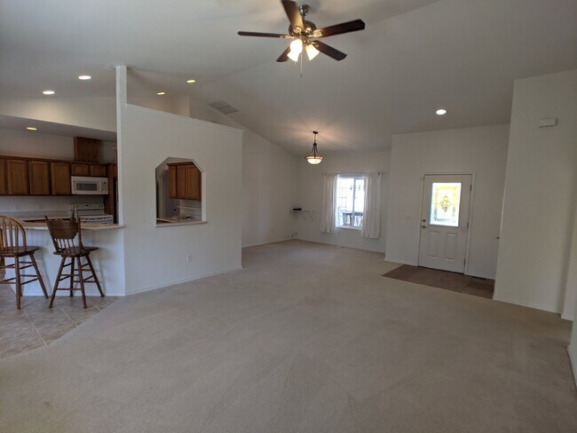 Building Photo - 3 bed 2 bath in Sequim