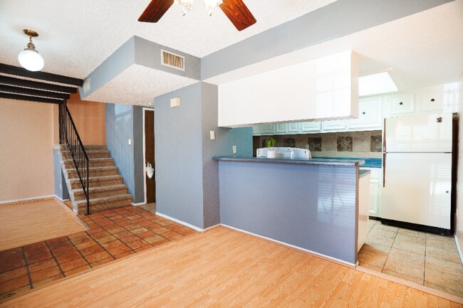 Foto del edificio - 6201 Escondido Dr