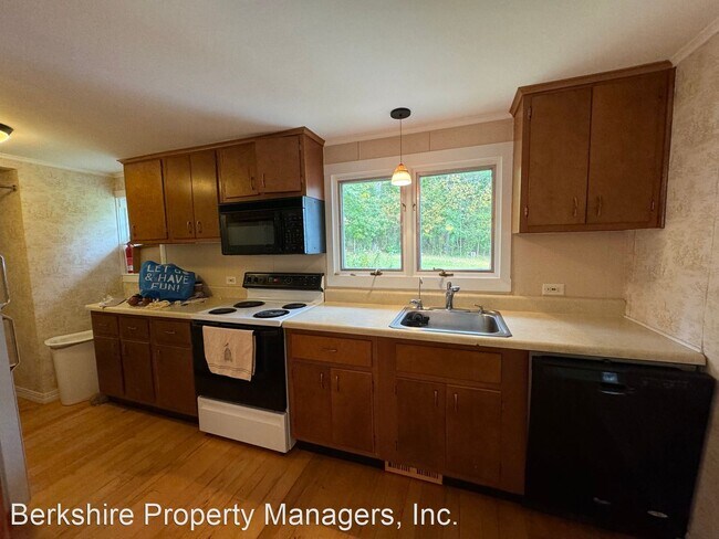 Building Photo - 3 br, 1 bath House - 47 Fort Hill