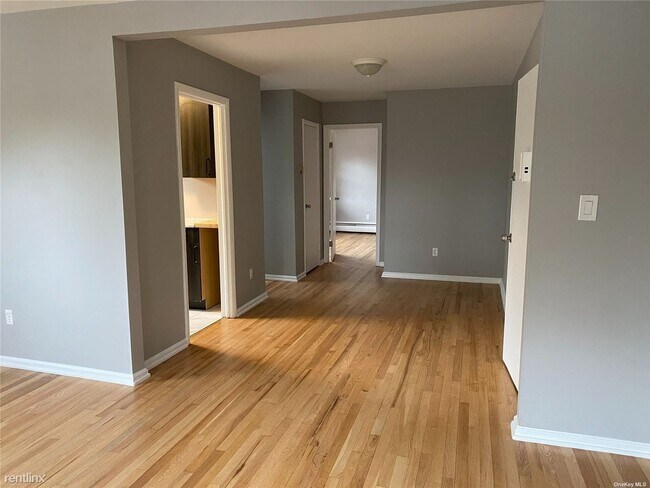 Building Photo - 1 br, 1 bath House - 10 Mallard Ln Apt 2B
