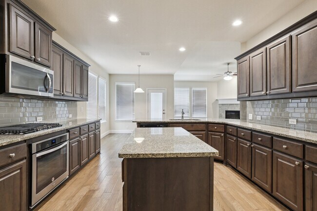 Building Photo - 5729 Fuder Dr