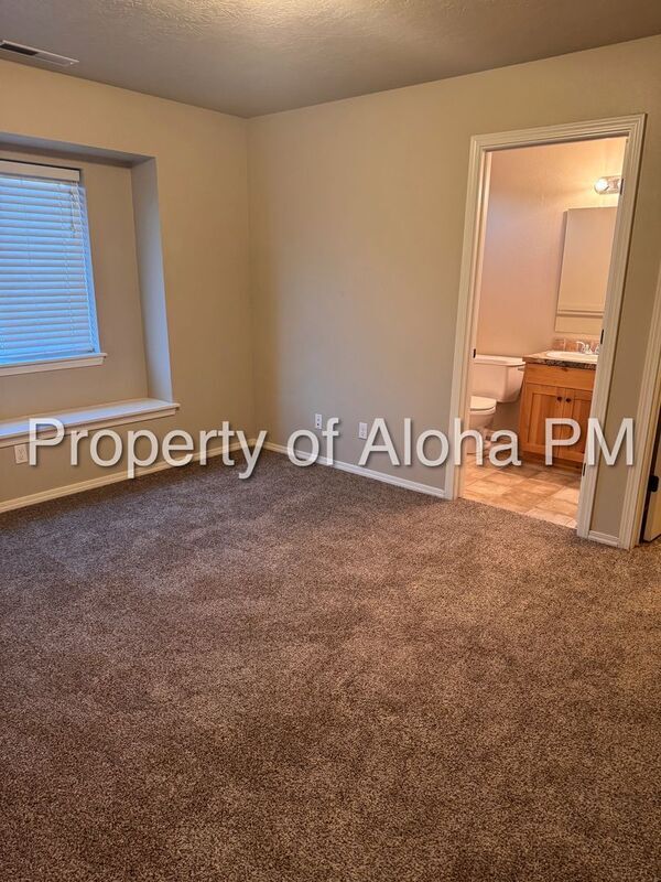 Foto del edificio - 11828 Fairview Ave