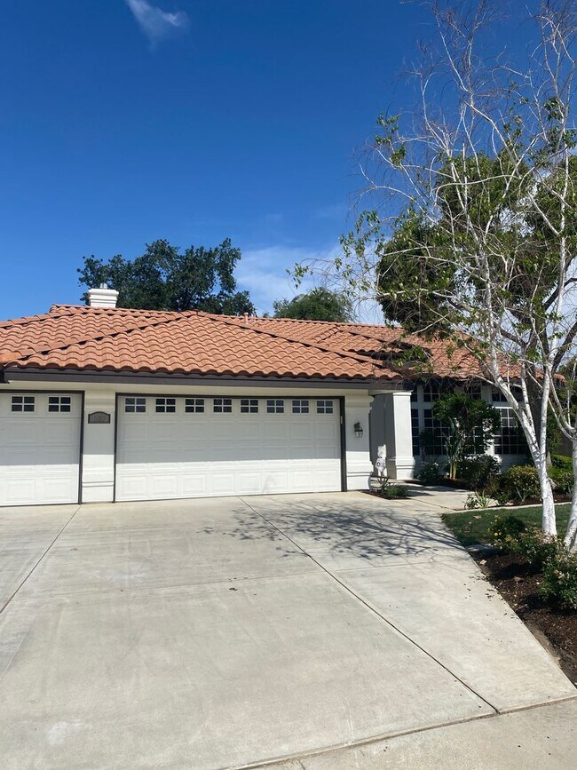 Foto del edificio - Gorgeous 3 Bedroom 2 Bath Home