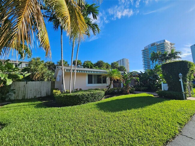 Foto del edificio - 3221 NE 7th Pl