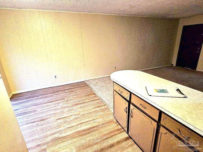 Foto del edificio - 671 E Olive Rd