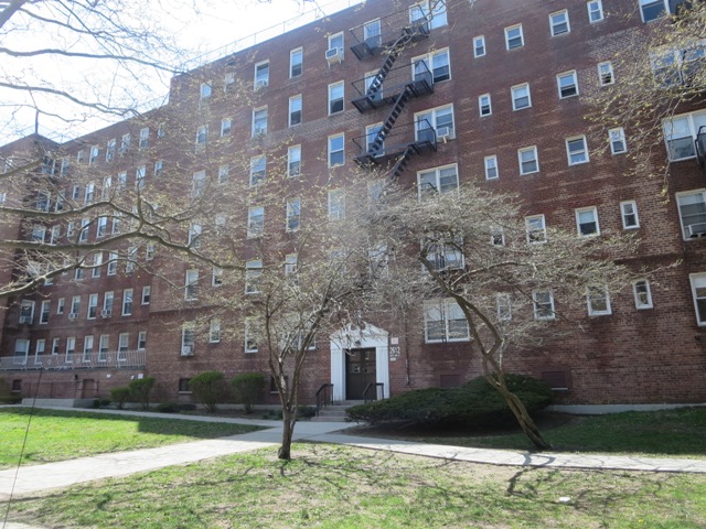 Primary Photo - 2612 West St