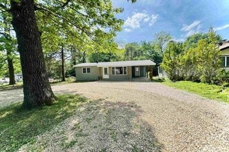 Building Photo - 134 Hiawatha Dr