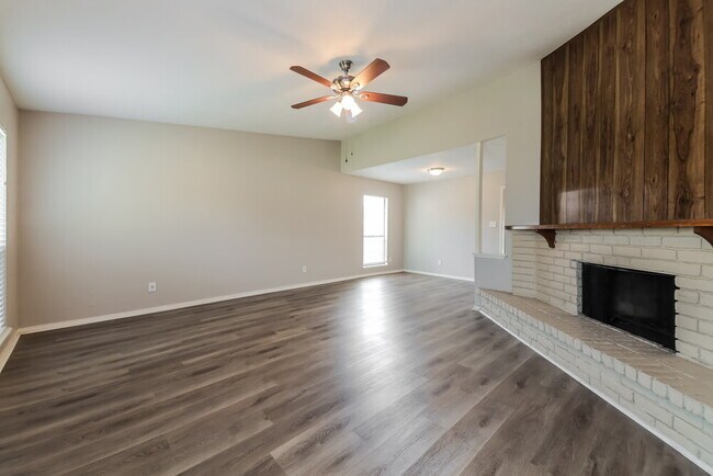 Building Photo - 6702 Blackberry Dr