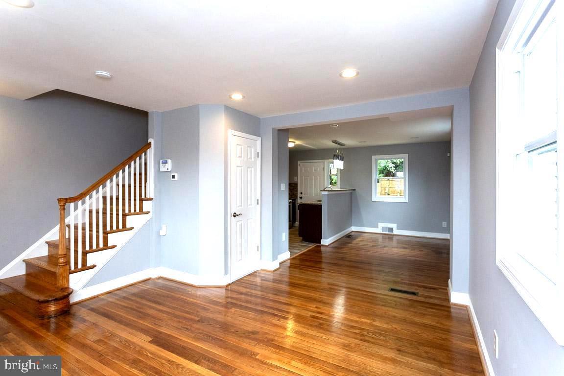 Primary Photo - 618 Chesapeake St SE