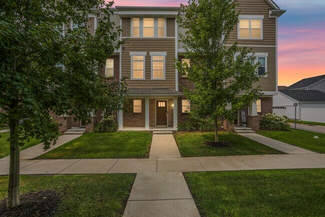 Building Photo - 2500 Normandy Rd