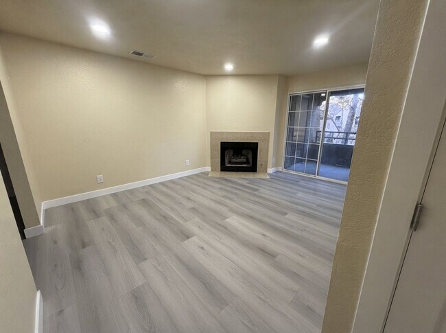 Building Photo - 2200 S Fort Apache Rd