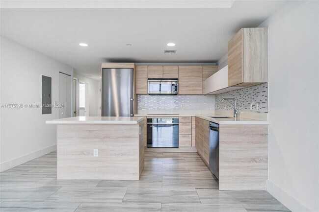 Building Photo - 16385 Biscayne Blvd